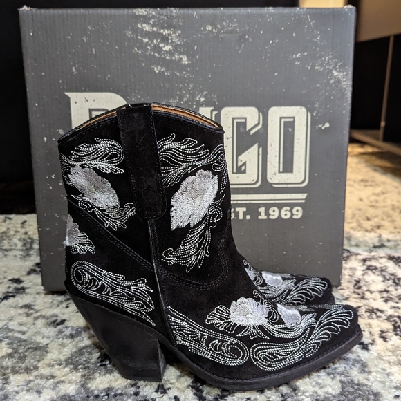 dingo Shoes - Dingo Tootsie Booties 7.5